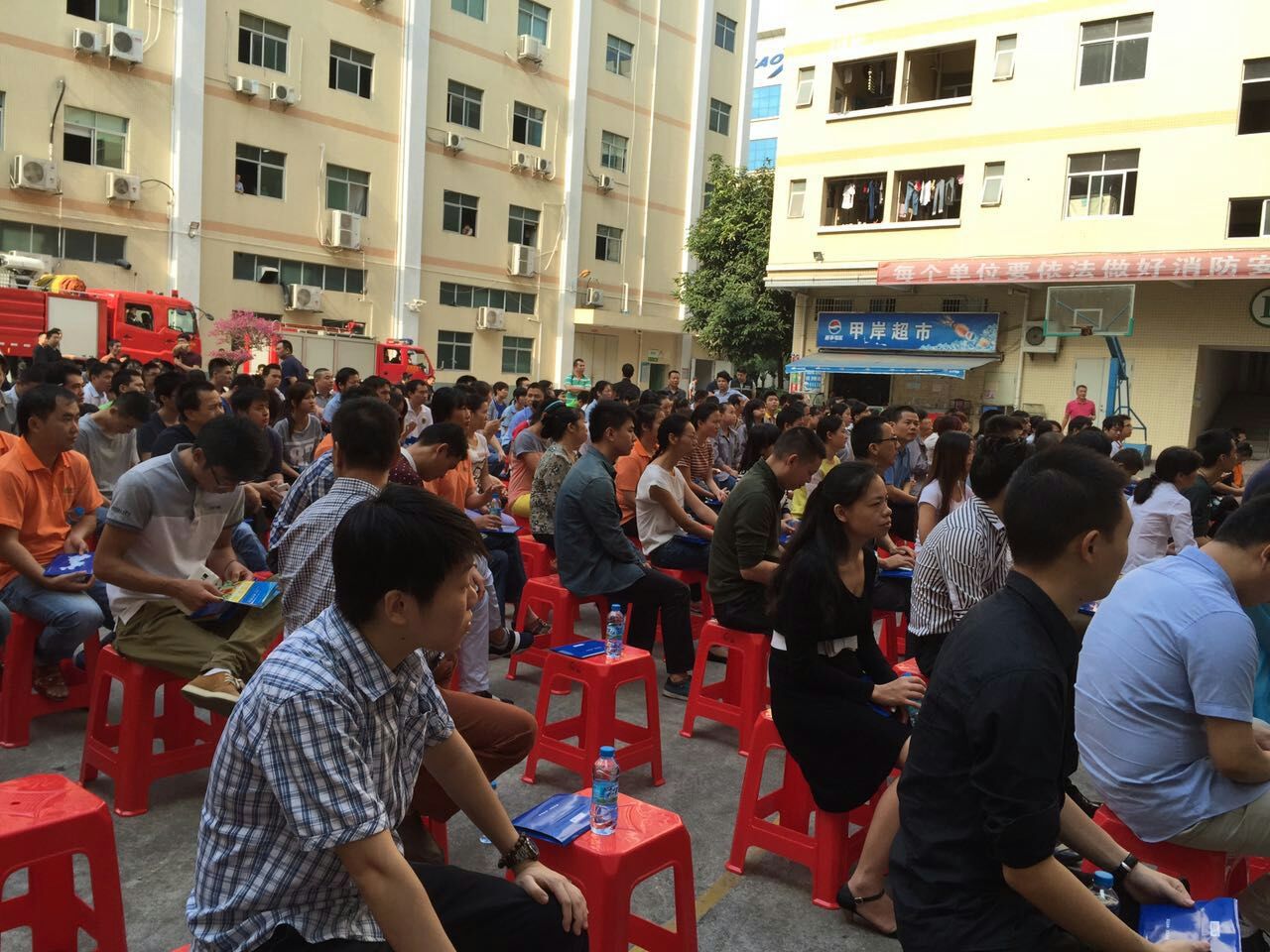 甲岸科技園組織消防演習，提高企業(yè)安全生產(chǎn)意識