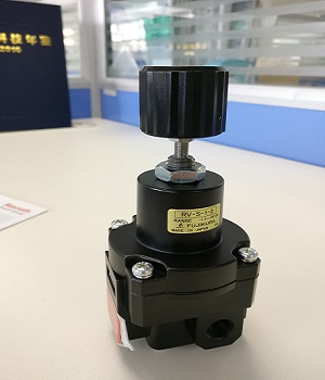 自力可調(diào)式減壓閥構(gòu)造參數(shù)，來控制閥門的開度