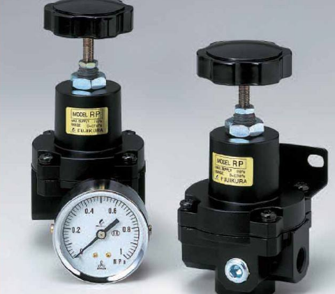 氣動控制閥設(shè)備，蒸氣調(diào)節(jié)閥與液壓調(diào)節(jié)閥有什么不同？