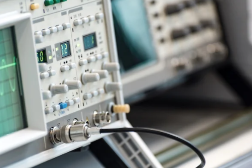 正確對旋轉(zhuǎn)變壓器進(jìn)行故障排除，了解其關(guān)鍵電氣特性