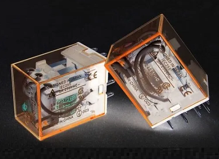 電磁繼電器觸點由什么材料制造組成，電磁繼電器是做什么用的？