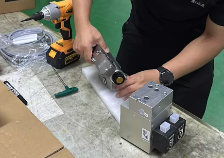 博揚(yáng)工程師成功組裝并檢測組合閥，彰顯專業(yè)實(shí)力確保品質(zhì)